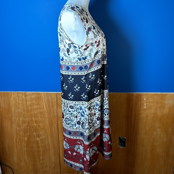 Dress - Picture 5 of 7